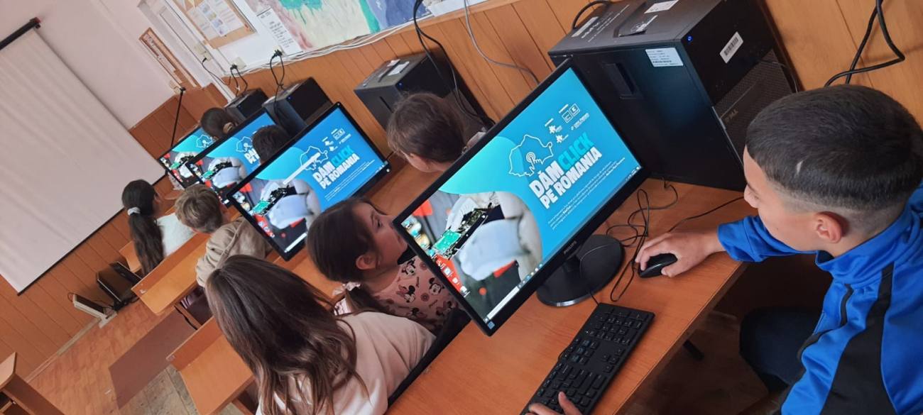 You are currently viewing Școala Gimnazială Raciu a primit o donație de 20 de computere