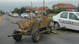 Read more about the article Căruță lovită de o mașină în localitatea Crețulești! Căruțașul era sub influența alcoolului