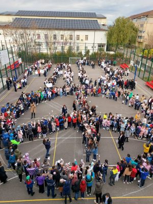 Read more about the article Unitățile școlare dâmbovițene transmit mesaje pentru pace, în cadrul Global Education Week