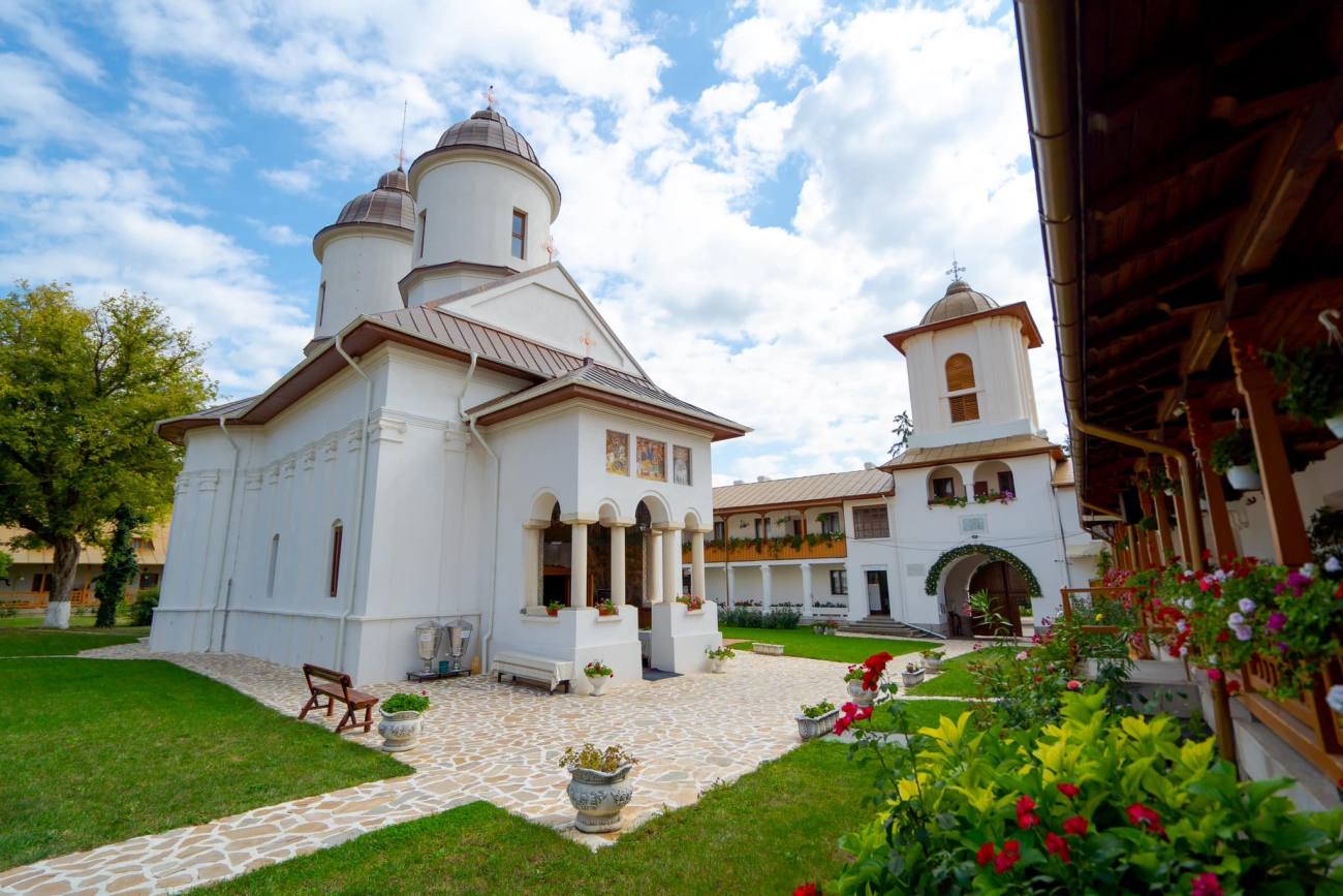 You are currently viewing Mănăstirea Viforâta va găzdui, luni, evenimentul cultural-religios „MUZICA PSALTICĂ, ÎNTRE TRECUT ȘI VIITOR”