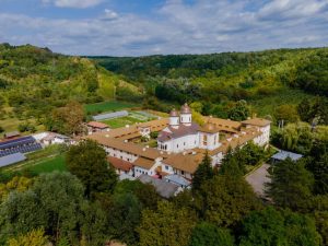 Read more about the article Vlăduț Niculae, primar Aninoasa: Mănăstirea Viforâta va fi premiată, astăzi, în cadrul galei “Regio – pașaport spre dezvoltare în Sud-Muntenia”