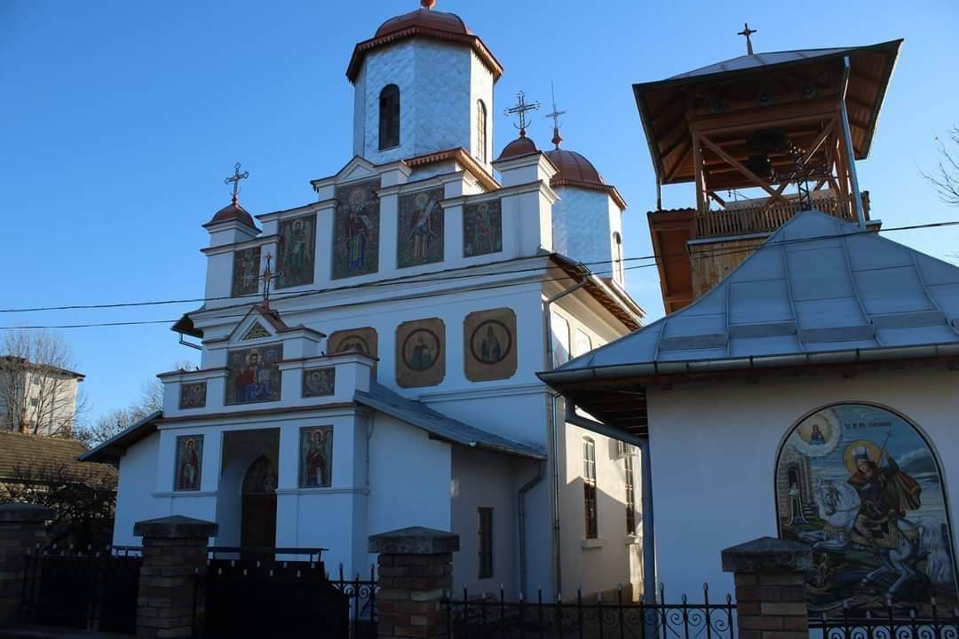 You are currently viewing Hramul Bisericii „Sfântul Nicolae”, sărbătorit, la Fieni