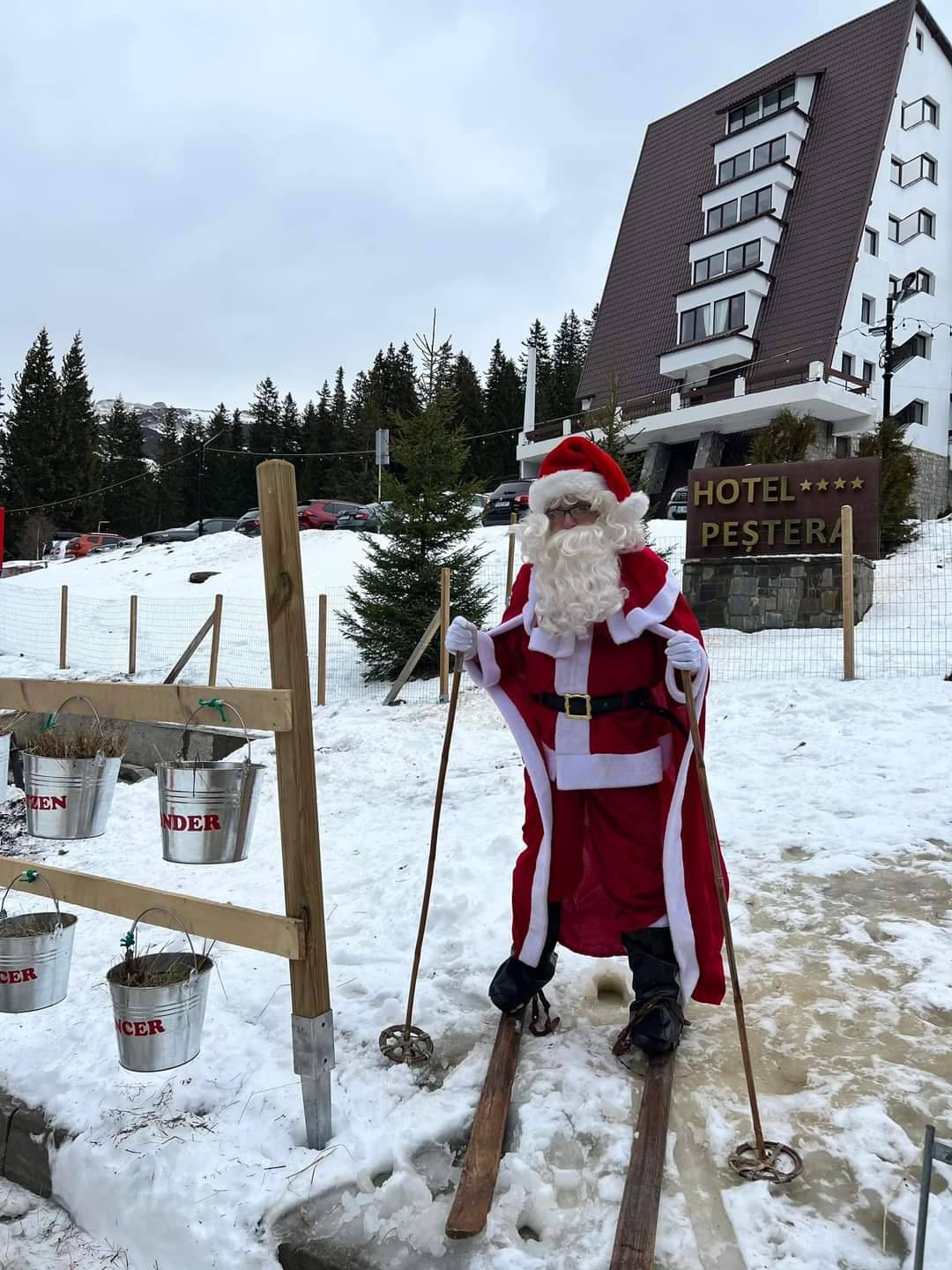 You are currently viewing Valentin Calcan: Spiridușii sunt cei care astăzi, în hoteluri sau cabane, prin restaurante sau pensiuni, aduc bucurie oaspeților