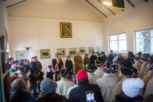 Read more about the article Dubașii au colindat Familia Regală în Ajun de Crăciun