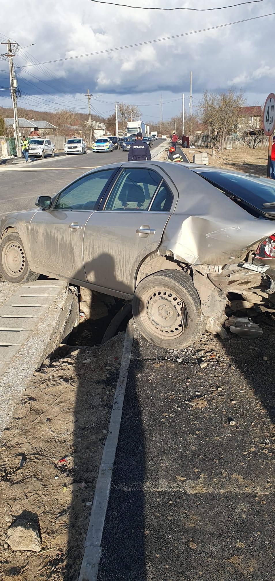 You are currently viewing Două persoane au fost rănite într-un accident rutier, la Adânca!