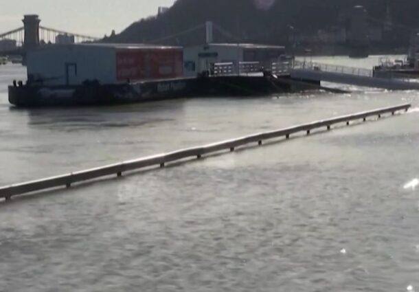 You are currently viewing Dunărea a ieșit din matcă și a provocat inundații la Budapesta