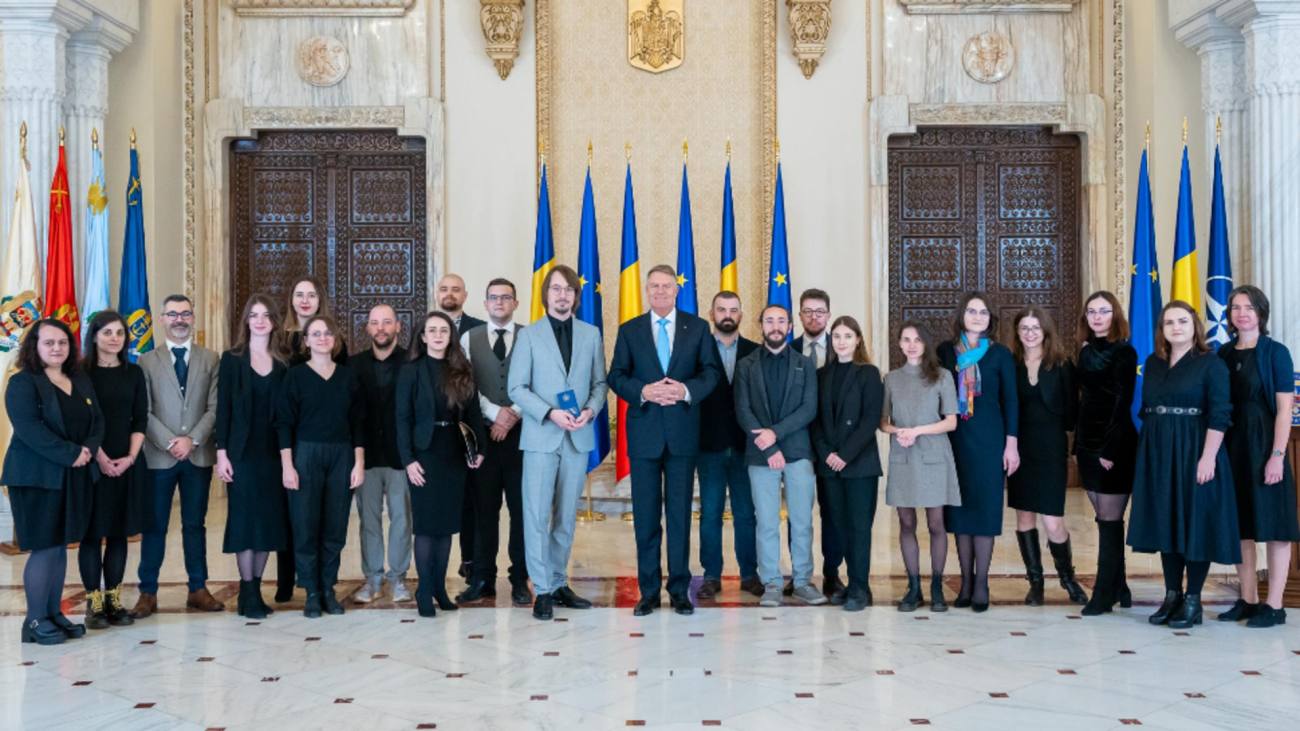 You are currently viewing Klaus Iohannis a decorat Asociația Code for Romania pentru mobilizarea exemplară în timpul pandemiei și războiului din Ucraina