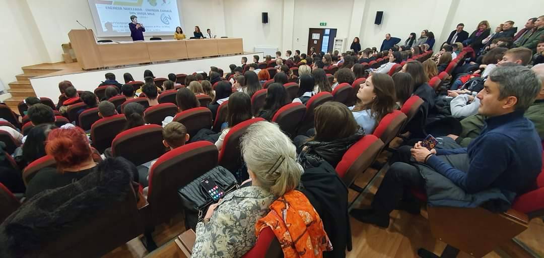 You are currently viewing Liceele dâmbovițene au ocupat locuri fruntașe la concursul „ENERGIA NUCLEARĂ- ENERGIA CURATĂ DIN VIAȚA MEA”, organizat de UVT în parteneriat cu Nuclearelectrica