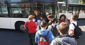 Read more about the article Ministerul Educației a trimis banii pentru plata abonamentelor de transport ale elevilor