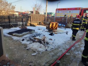 Read more about the article Incendiu la o gospodărie din Ulmi! Două persoane au suferit arsuri!