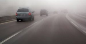 Read more about the article Atenție, șoferi! Mai multe localități dâmbovițene se află sub avertizare cod galben de ceață!