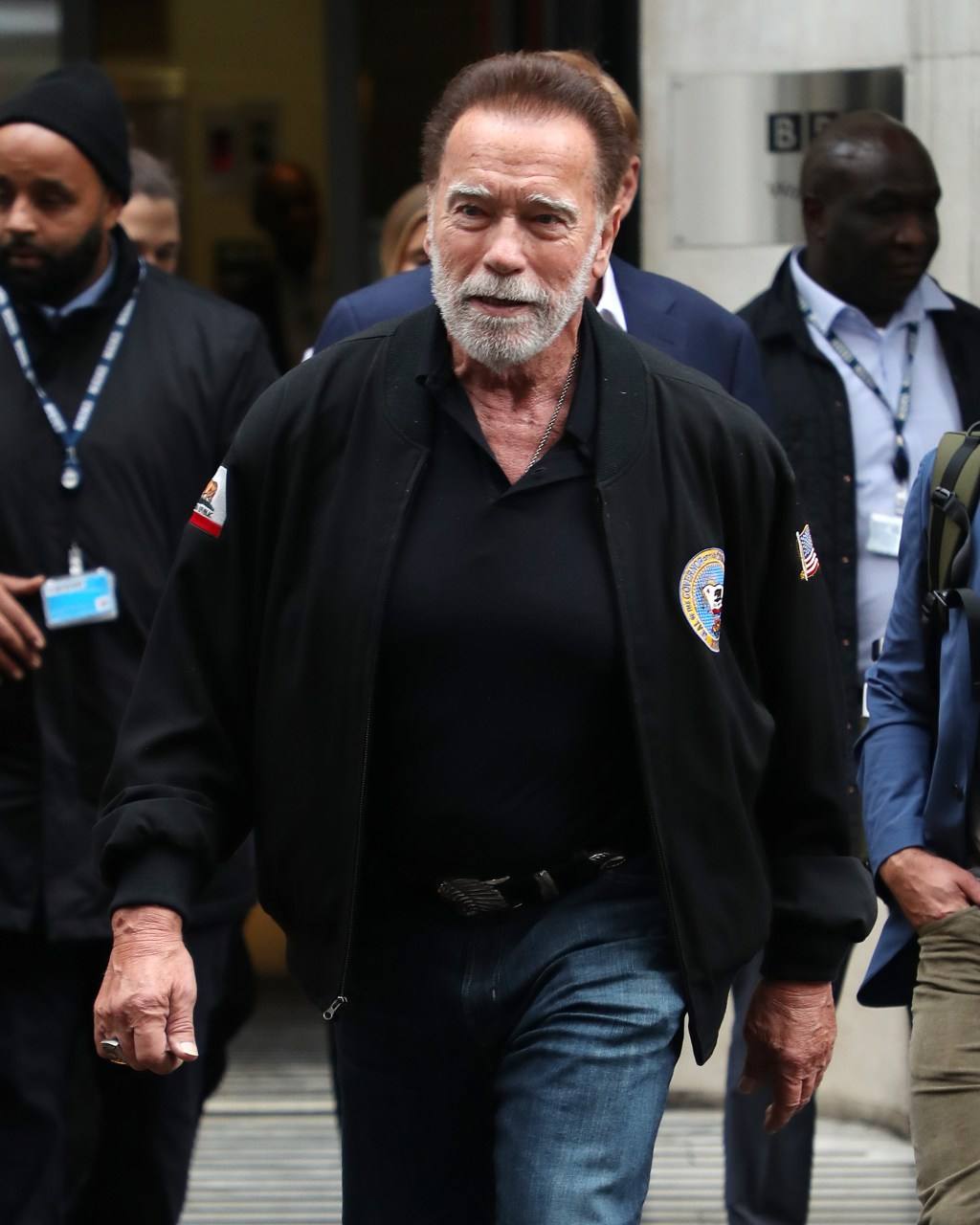 You are currently viewing Arnold Schwarzenegger, arestat de vameşii germani pe aeroportul din München