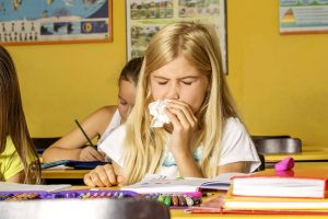 Read more about the article Răceală versus gripă: Care sunt diferențele?