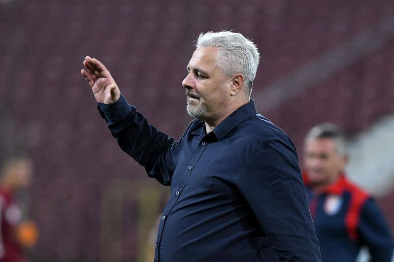 You are currently viewing Marius Şumudică s-a simţit rău şi este internat la un spital din Turcia