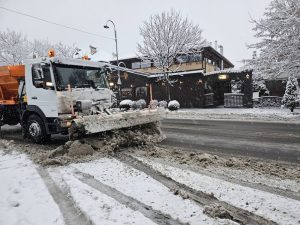 Read more about the article Trafic în condiții de iarnă, fără probleme deosebite, în municipiul Târgoviște
