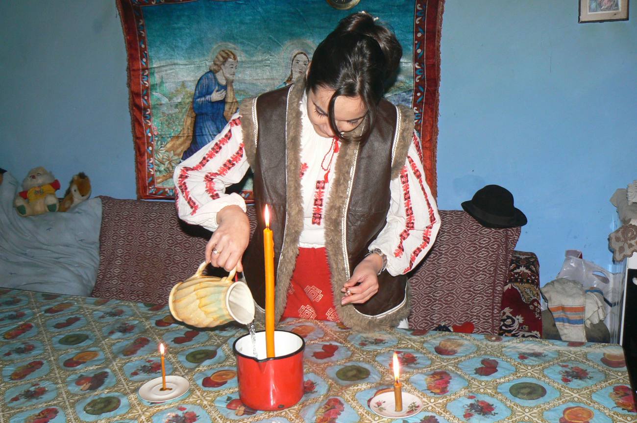 You are currently viewing Ajunul Bobotezei, seară încărcată de tradiții, în lumea satului românesc
