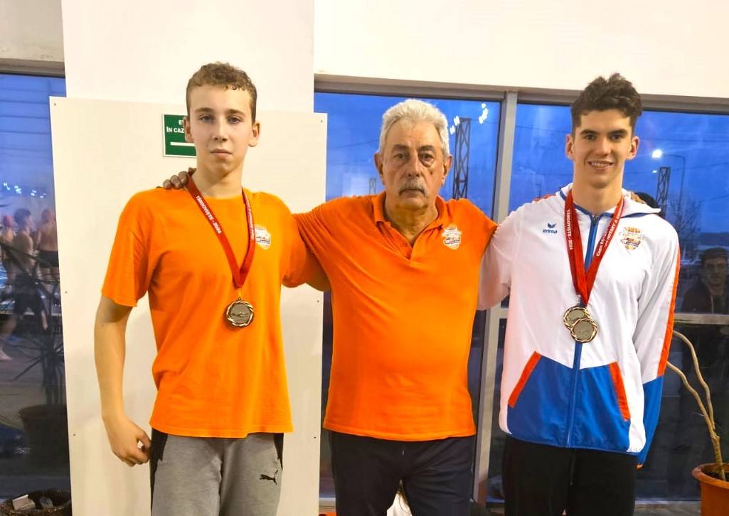 You are currently viewing Înotătorii de la CSM Târgoviște, de 7 ori pe podium la Cupa Rotary Contratimp. Ștefan Rachieru și Alexandra Gheorghe au obținut câte trei medalii