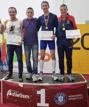 Read more about the article Atletul Cătălin Amuza, de la CS Târgoviște, a încheiat la înălțime Campionatul Municipal de Sală și Cupa „RMA” – Masters! A devenit învingător în probele 400 m, 800 m și 1500 m