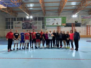 Read more about the article Recunoaștere, pentru profesorul și antrenorul de handbal din Aninoasa, Ovidiu Rizescu, la 82 de ani
