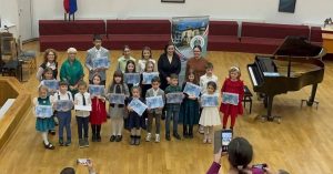 Read more about the article A avut loc cea de-a III-a ediție a concursului „Pasiunea mea, pianul” organizat de Liceul de Arte „Bălașa Doamna”