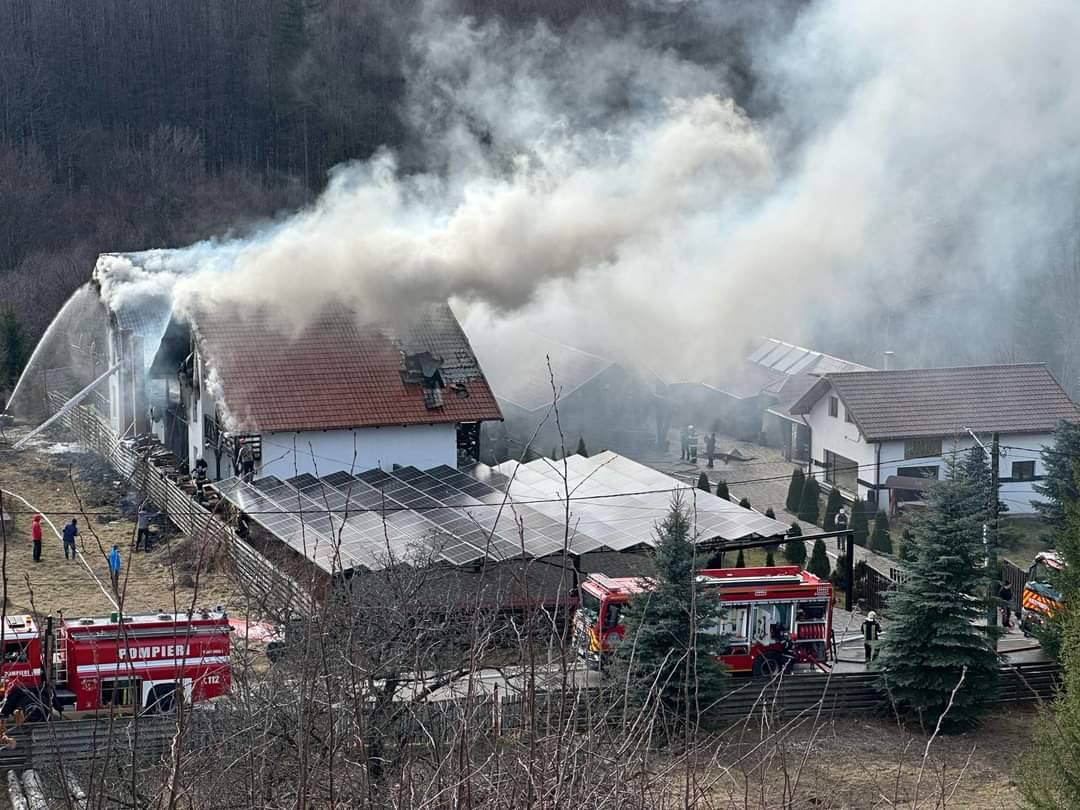 You are currently viewing Incendiu violent la o pensiune din Suceava