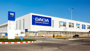 Read more about the article Premierul Marcel Ciolacu vizitează uzina Dacia Mioveni