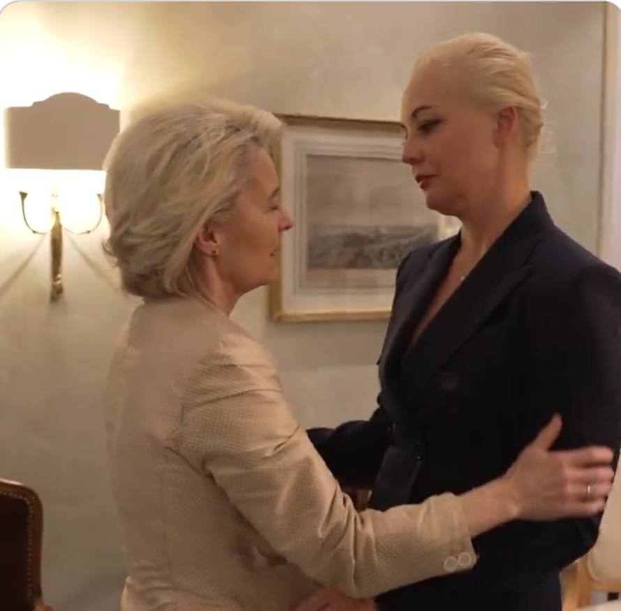 You are currently viewing Soția lui Navalnîi s-a întâlnit la München cu Kamala Harris și Ursula von der Leyen