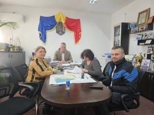 Read more about the article Noi proiecte importante pentru comunitate, semnate de primarul comunei Dărmănești