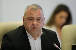 Read more about the article USR a depus o moțiune simplă împotriva ministrului Agriculturii Florin Barbu