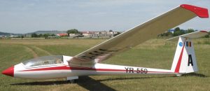 Read more about the article O bucată de avion a căzut peste un loc de joacă, în județul Mureș