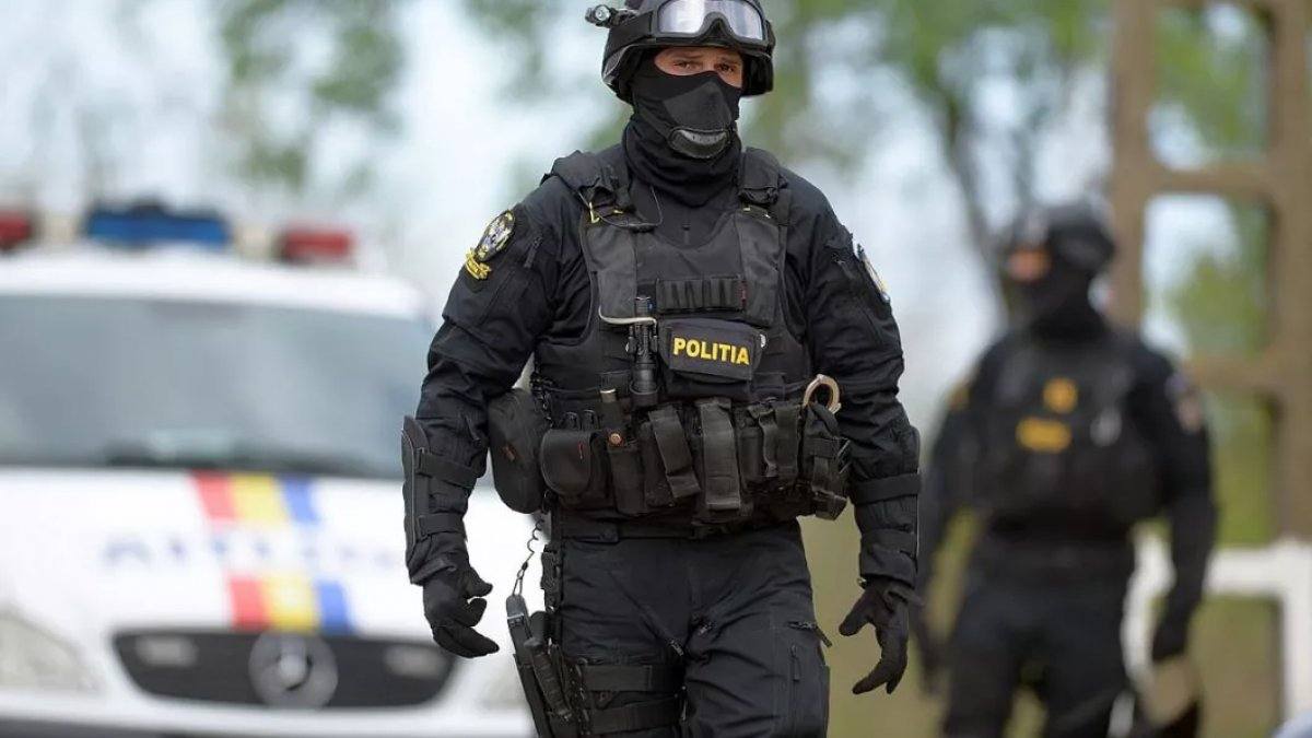 You are currently viewing Percheziții DNA la Direcția Regională Vamală București și alte 20 de locații, inclusiv din Dâmbovița