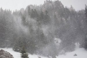 Read more about the article Zona montană dâmbovițeană, sub avertizări meteorologice de viscol