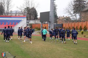 Read more about the article Chindia Târgoviște este obligată să câștige duelul cu Unirea Dej pentru a mai spera la play-off. Iustin Popescu: „Mergem să câștigăm”