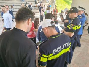 Read more about the article Polițiștii de frontieră folosesc aplicația eDAC, prin care află imediat toate informațiile despre persoanele pe care le verifică
