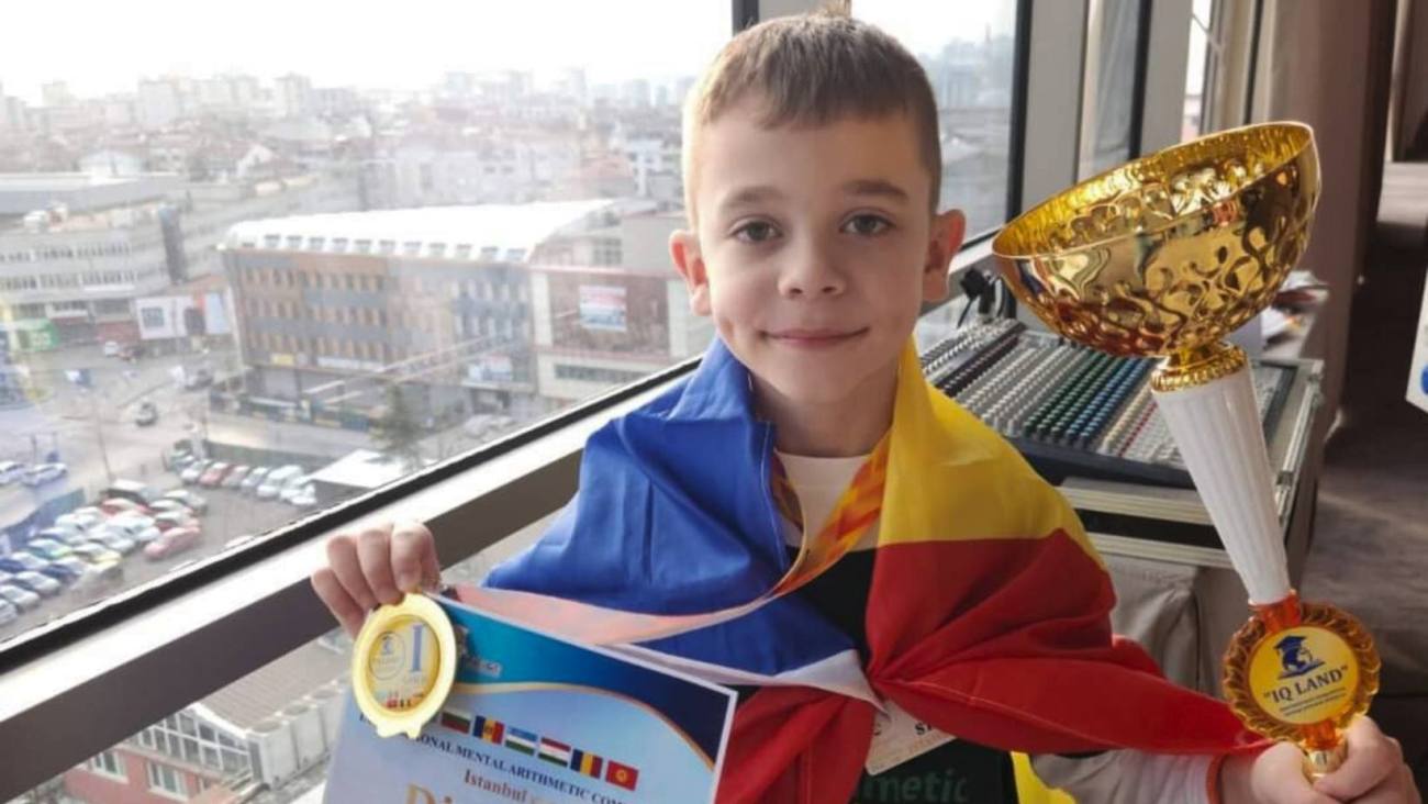 You are currently viewing Medalie de aur pentru România la Olimpiada Internațională de Aritmetică Mentală, obținută de un băiat de doar 8 ani