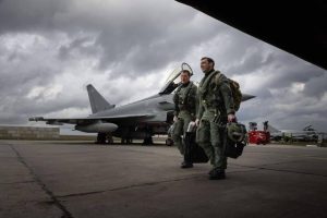 Read more about the article Aeronave Eurofighter Typhoon ale Forțelor Aeriene Regale Britanice au aterizat la Mihail Kogălniceanu