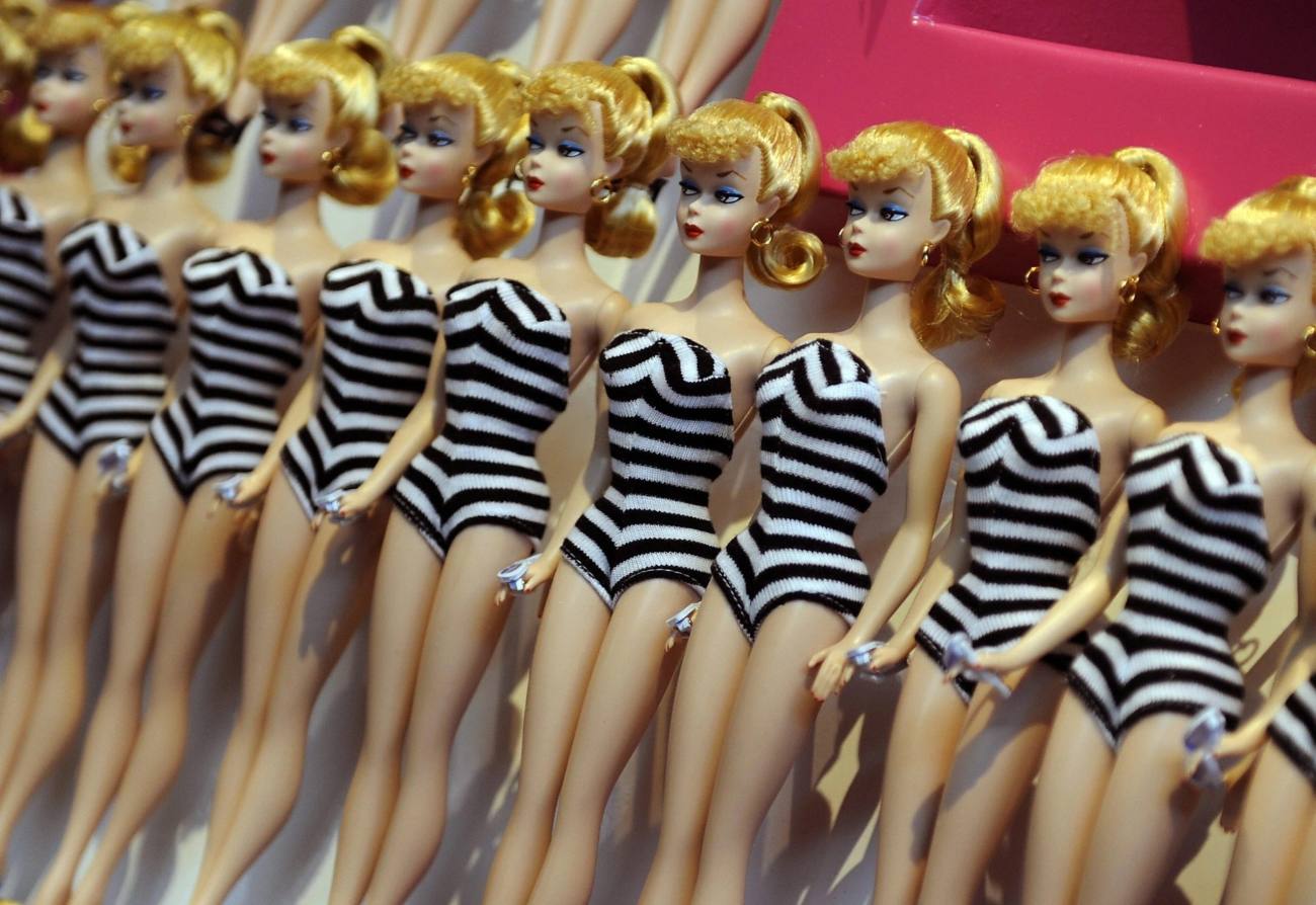 You are currently viewing Păpușa Barbie aniversează 65 de ani de existență