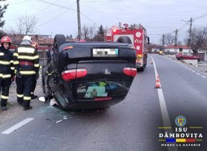 Read more about the article Accident rutier la Comișani! Un autoturism s-a răsturnat!
