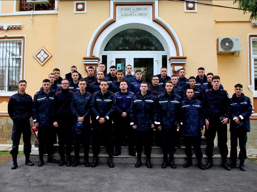 You are currently viewing 28 de elevi jandarmi în stagiul de practică la Jandarmeria Dâmboviţa