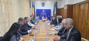 Read more about the article Reprezentanții Comisiei pentru Politică Externă a Parlamentului Republicii Irak au fost, astăzi, oaspeții Consiliului Județean Dâmbovița