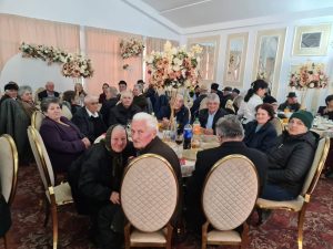 Read more about the article Peste 120 de cupluri cu vechime din Petrești au fost premiate, ieri