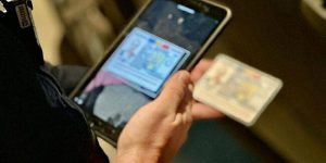 Read more about the article Inspectoratul de Jandarmi Dâmbovița: Începând cu 1 aprilie, reprezentanții MAI vor efectua verificări ale identitatii prin intermediul dispozitivelor mobile