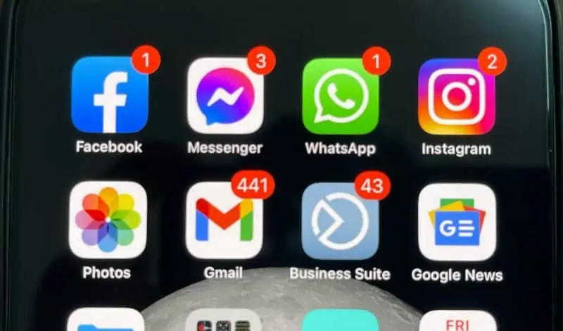 You are currently viewing Probleme la aplicațiile Meta. Sute de mii de utilizatori reclamă că nu se pot conecta la Facebook