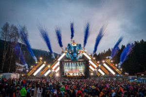Read more about the article Restricţii în trafic, în week-end, între Braşov şi Poiana Braşov, pentru festivalul Massif