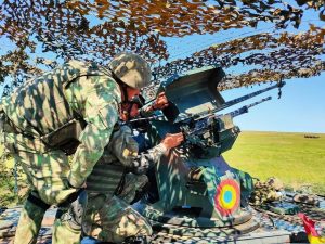 Read more about the article Centrul Militar Județean Dâmbovița: De ce stai să navighezi pe internet când ai putea să „navighezi” un echipament real?