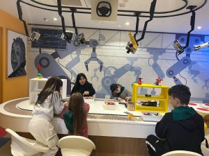Read more about the article Cursul de Educație Financiară „Leul Zburător” și-a premiat câștigătorii