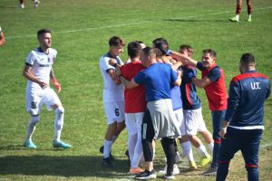 Read more about the article Urban Titu și Roberto Ziduri, victorii la scor în etapa de week-end a campionatului județean