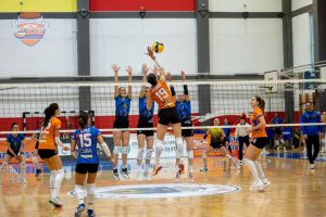 Read more about the article Voleibalistele de la CSM Târgoviște se pregătesc pentru primul duel cu CSO Voluntari din semifinalele campionatului