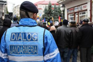 Read more about the article Măsuri de ordine publică asigurate de jandarmii dâmbovițeni la o adunare publică avizată favorabil