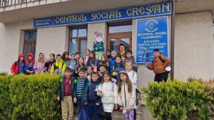 Read more about the article „ELEVI IMPLICAȚI ÎN SĂPTĂMÂNA VERDE ȘI SĂPTĂMÂNA ALTFEL, LA CENTRUL SOCIAL CREȘTIN AL ARHIEPISCOPIEI TÂRGOVIȘTEI”